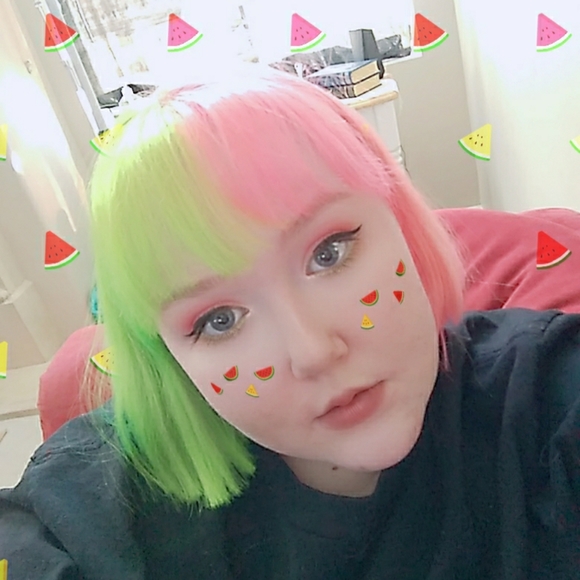 Meet your Posher, Kori - Picture 2 of 2